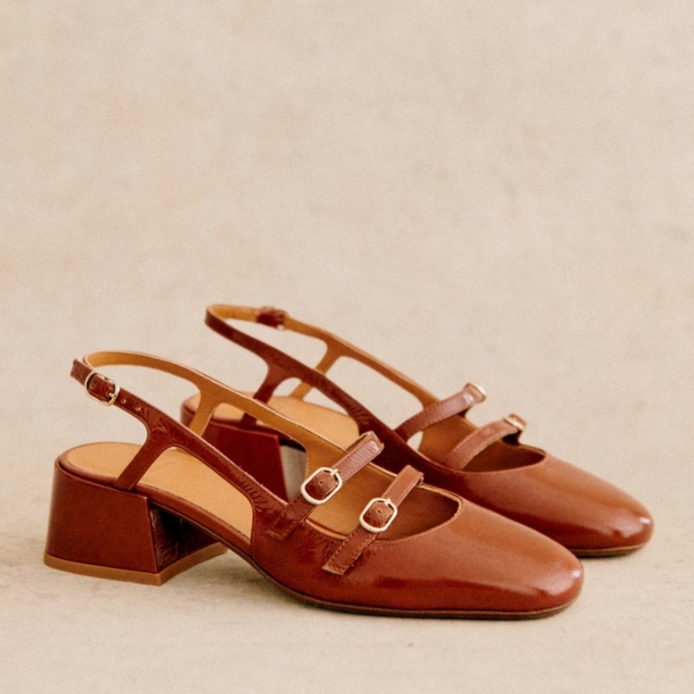 Sezane Paula Babies in polished carmel colours 
Size 9